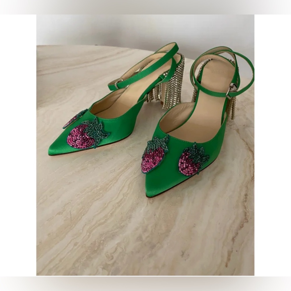 AREA Rare Strawberry Beaded Crystal Embellished Pumps Size 10 or 40